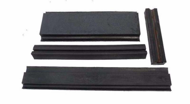 為什么選擇高質(zhì)量的造粒機(jī)橡膠襯板